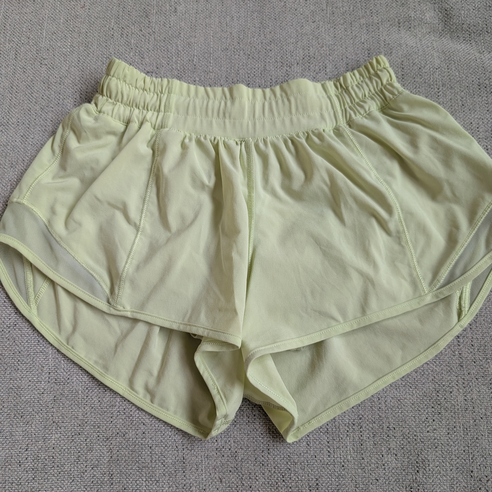 Lululemon Athletica Hotty Hot Low-Rise Lined Short 2.5" Lime Green